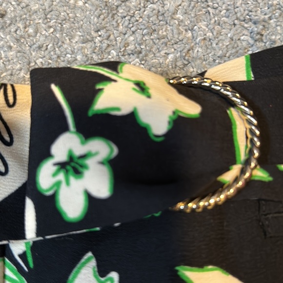 Women’s  flower and leaf flowy summer pants - Picture 3 of 7